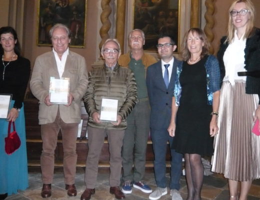 Foto di gruppo degli assegnatari del "Premio Guglielmo Caccia" e del "Premio Orsola Maddalena Caccia"