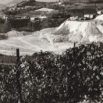 Veduta di Patro e dell'adiacente cava